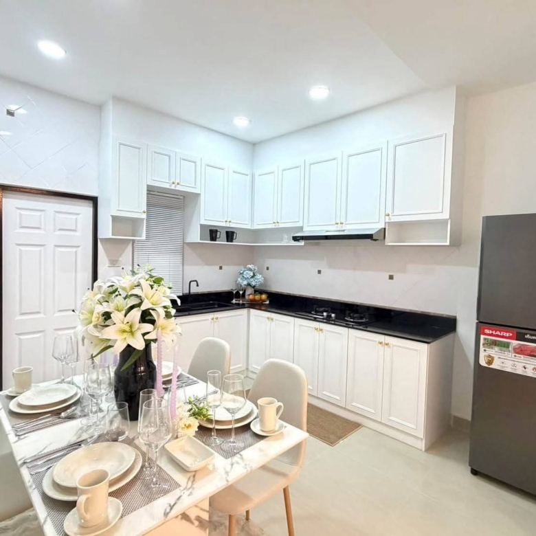 На продажу: одноэтажный отдельно стоящий дом в поселке Chokchai Home Garden 4