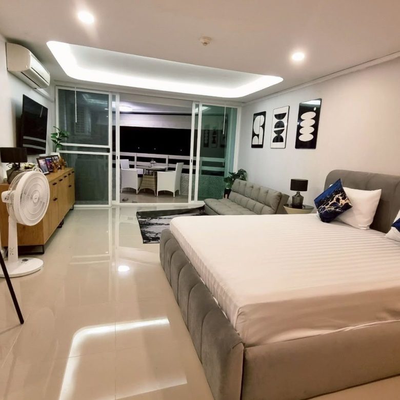 Beautiful Studio Condo 48 SQM. @ Jomtien Plaza Condotel