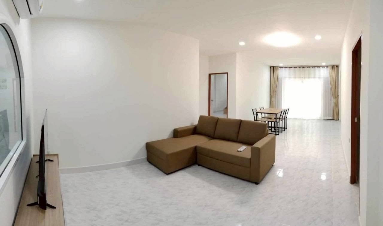 全新翻新住宅与办公室｜5卧4卫｜110平方哇｜Wanthana Village