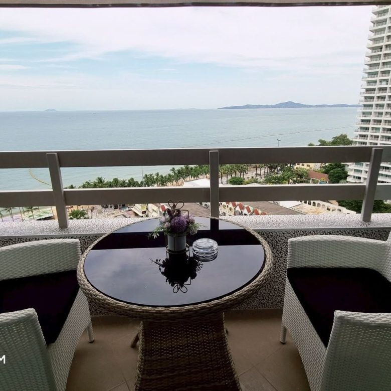 Beautiful Studio Condo 48 SQM. @ Jomtien Plaza Condotel