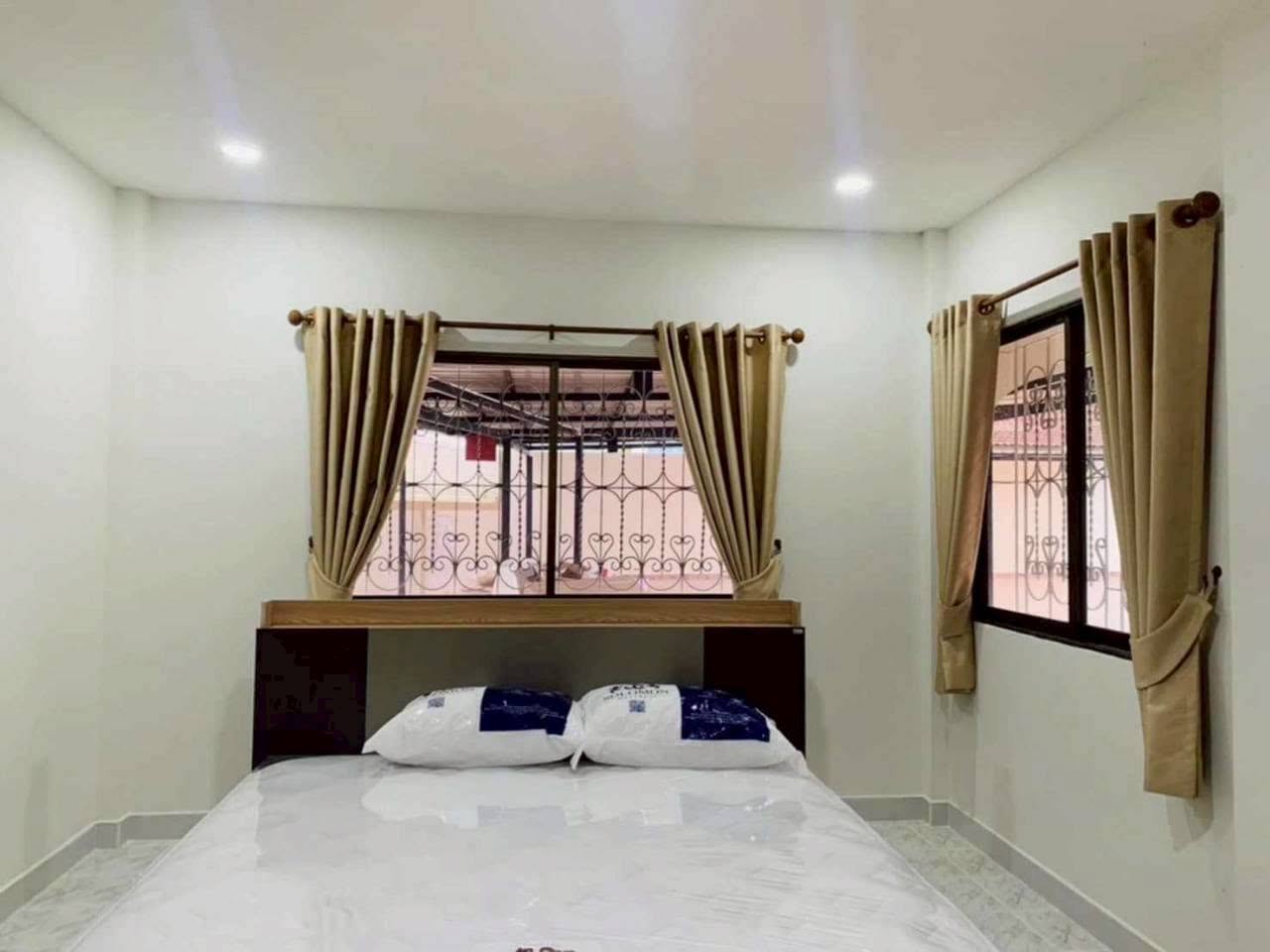 全新翻新住宅与办公室｜5卧4卫｜110平方哇｜Wanthana Village