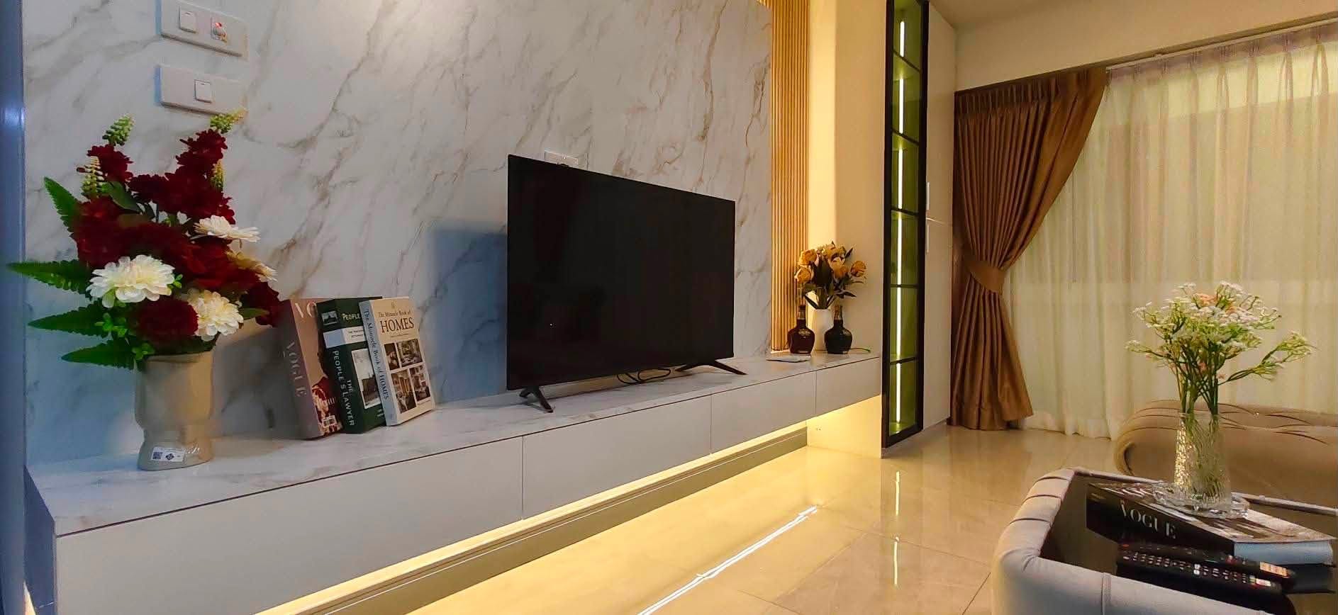 Luxury Style Decoration Condo 3 Bed, 2 Bath 156 SQM. @ Thepprasit Housing Authority