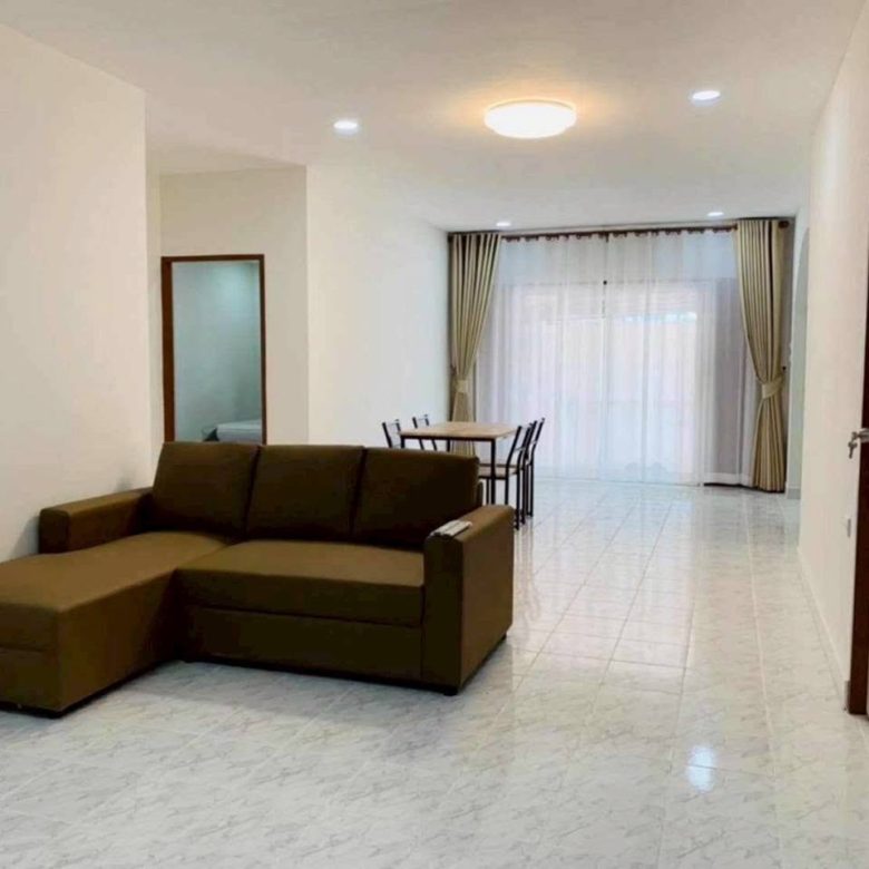 全新翻新住宅与办公室｜5卧4卫｜110平方哇｜Wanthana Village