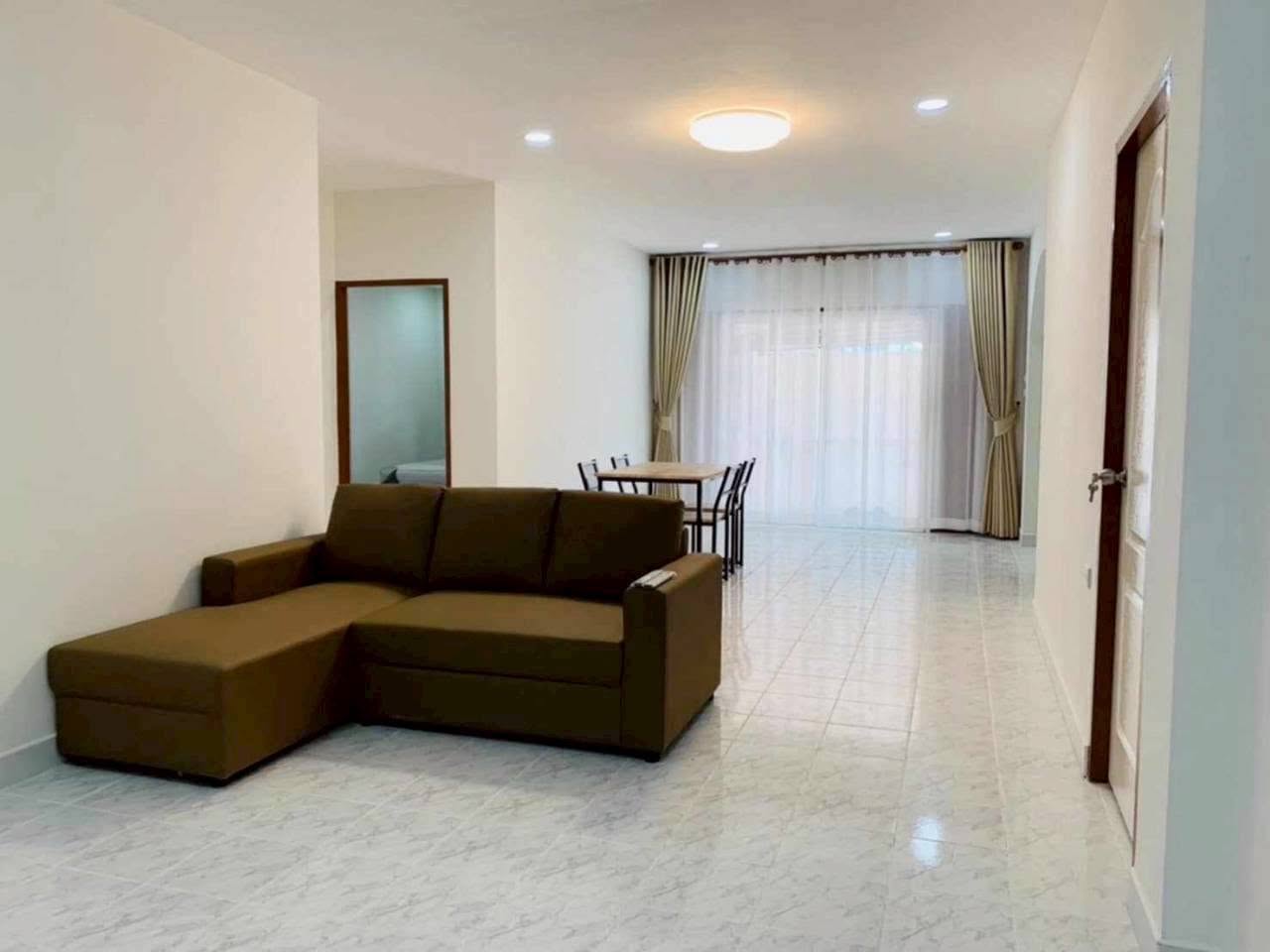 全新翻新住宅与办公室｜5卧4卫｜110平方哇｜Wanthana Village