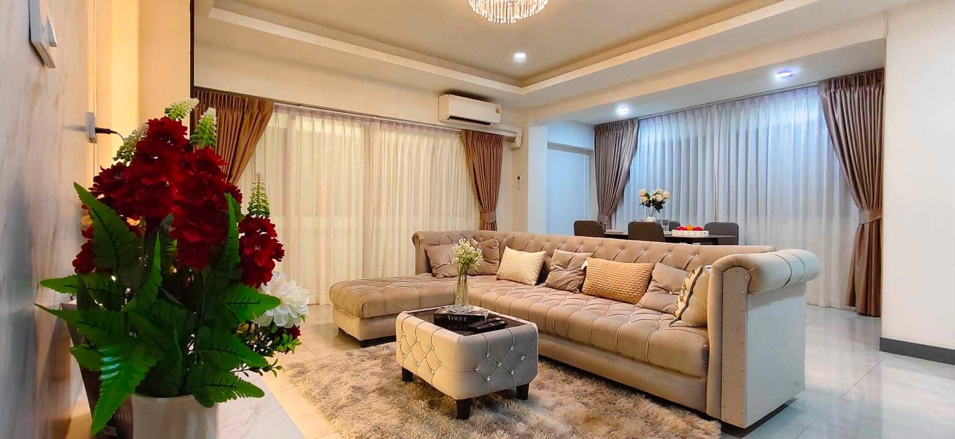 Luxury Style Decoration Condo 3 Bed, 2 Bath 156 SQM. @ Thepprasit Housing Authority