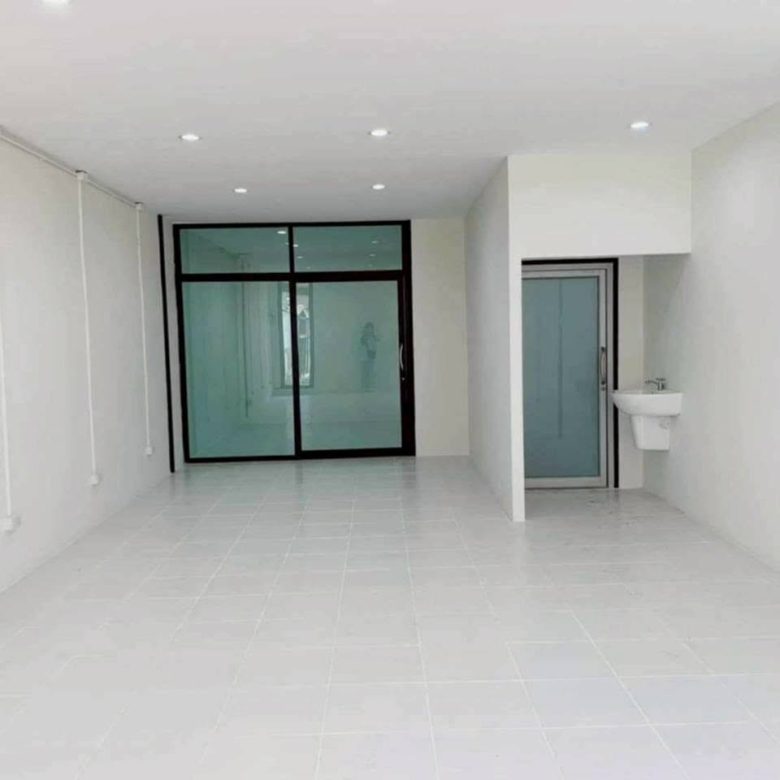 全新翻新住宅与办公室｜5卧4卫｜110平方哇｜Wanthana Village