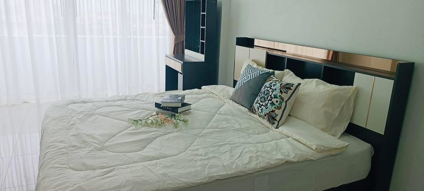 Luxury Style Decoration Condo 3 Bed, 2 Bath 156 SQM. @ Thepprasit Housing Authority