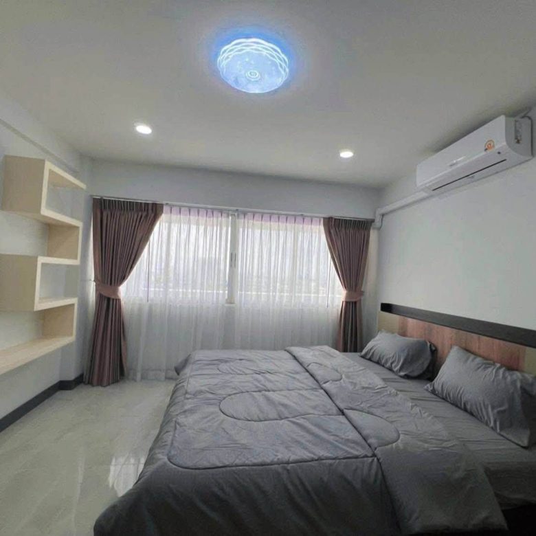 Luxury Style Decoration Condo 3 Bed, 2 Bath 156 SQM. @ Thepprasit Housing Authority
