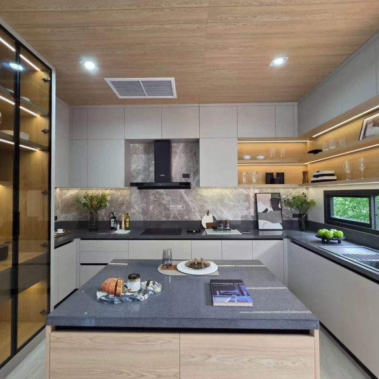 Luxury Pool Villa 4 Bed, 5 Bath 87.8 SQW. @ Luxury Vista Villas