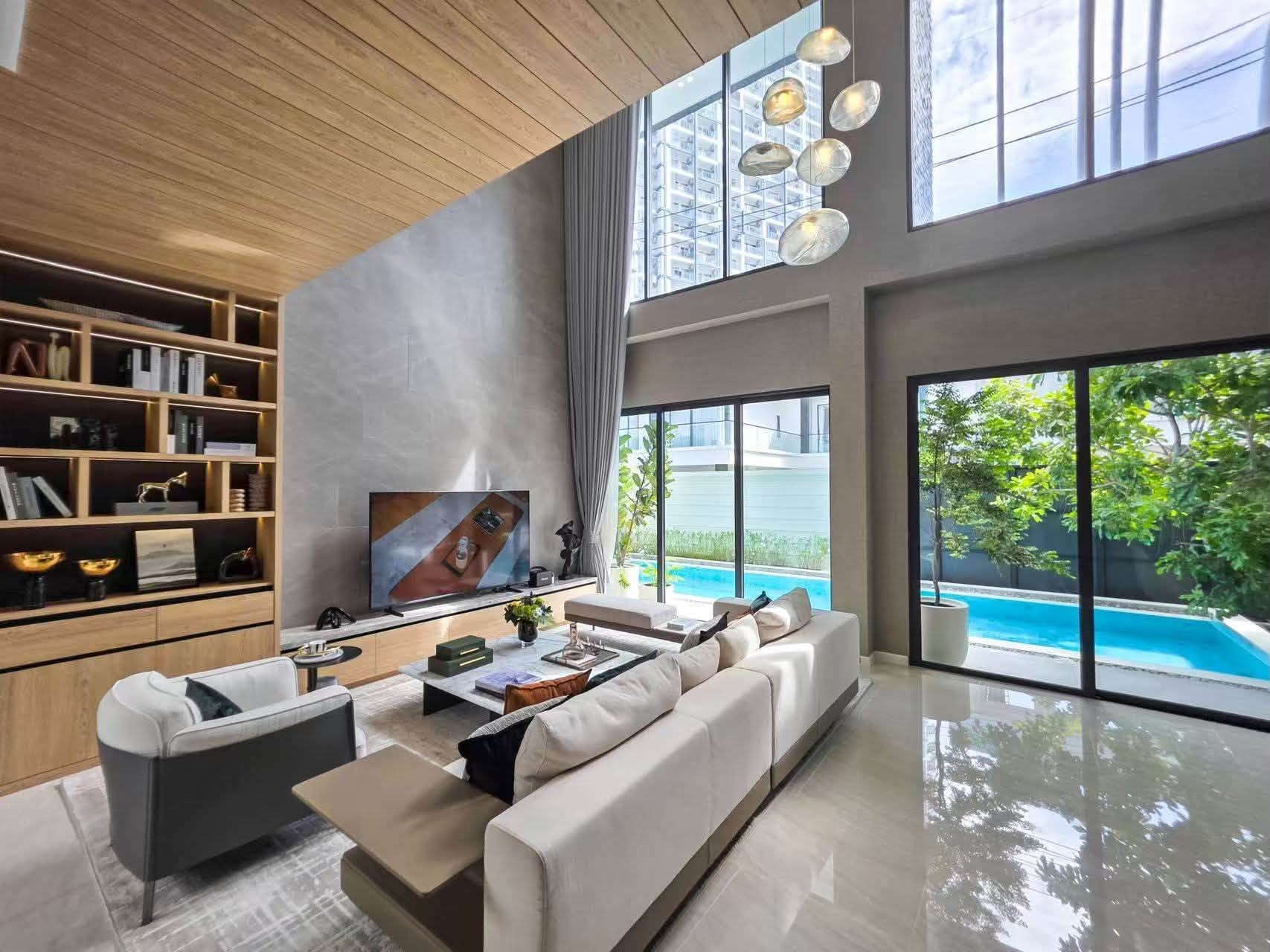 Luxury Pool Villa 4 Bed, 5 Bath 87.8 SQW. @ Luxury Vista Villas