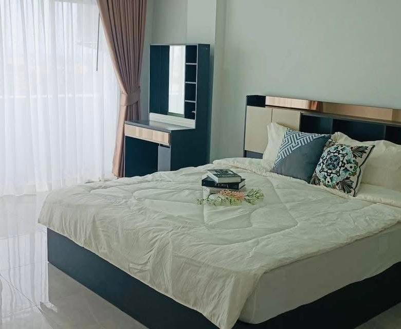 Luxury Style Decoration Condo 3 Bed, 2 Bath 156 SQM. @ Thepprasit Housing Authority