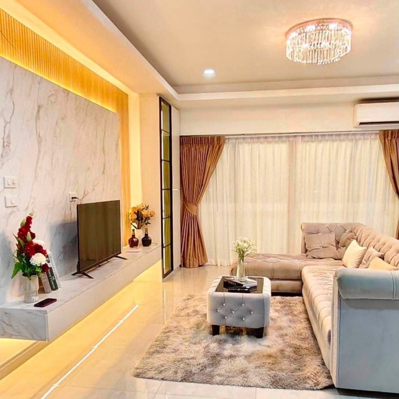 Luxury Style Decoration Condo 3 Bed, 2 Bath 156 SQM. @ Thepprasit Housing Authority
