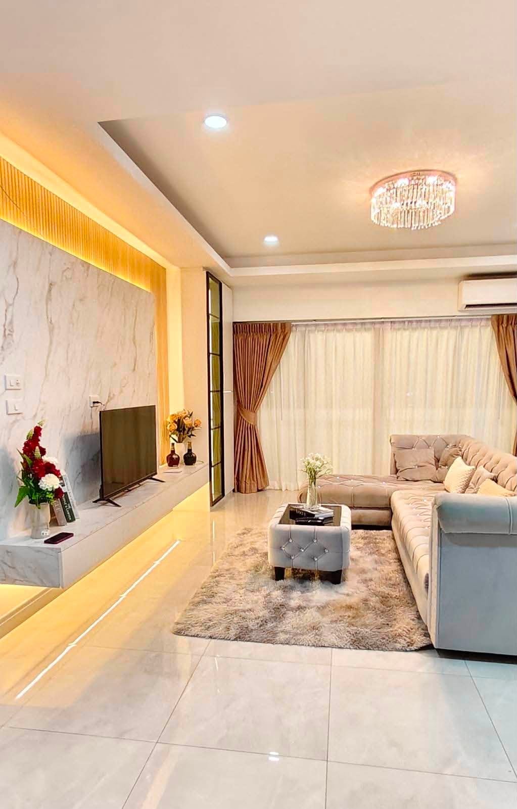 Luxury Style Decoration Condo 3 Bed, 2 Bath 156 SQM. @ Thepprasit Housing Authority