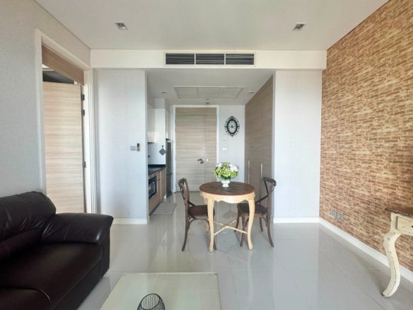 Prime location Condo 1 Bed, 1 Bath 60 SQM. @ Reflection Jomtien Condo