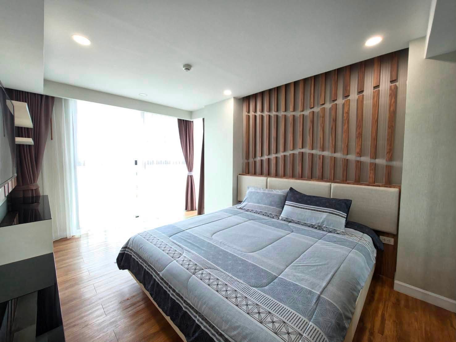 Nice & Peaceful Condo 2 Bed, 2 Bath 62.92 SQM. @ Dusit Grand Park 1