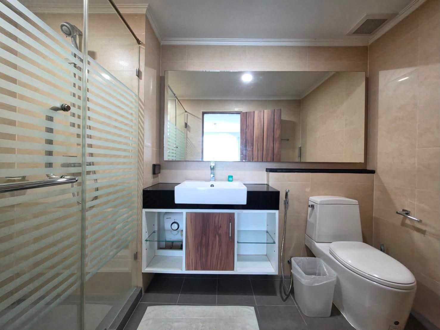 Nice & Peaceful Condo 2 Bed, 2 Bath 62.92 SQM. @ Dusit Grand Park 1