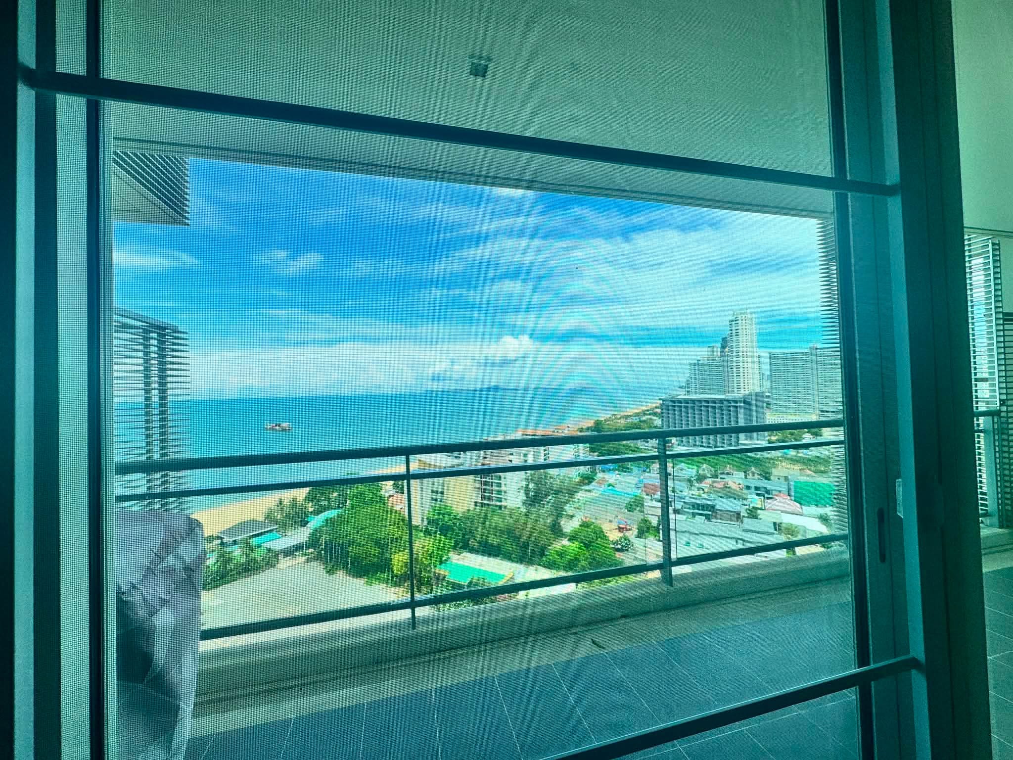 Prime location Condo 1 Bed, 1 Bath 60 SQM. @ Reflection Jomtien Condo