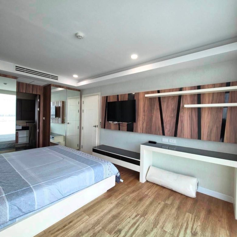 Nice & Peaceful Condo 2 Bed, 2 Bath 62.92 SQM. @ Dusit Grand Park 1