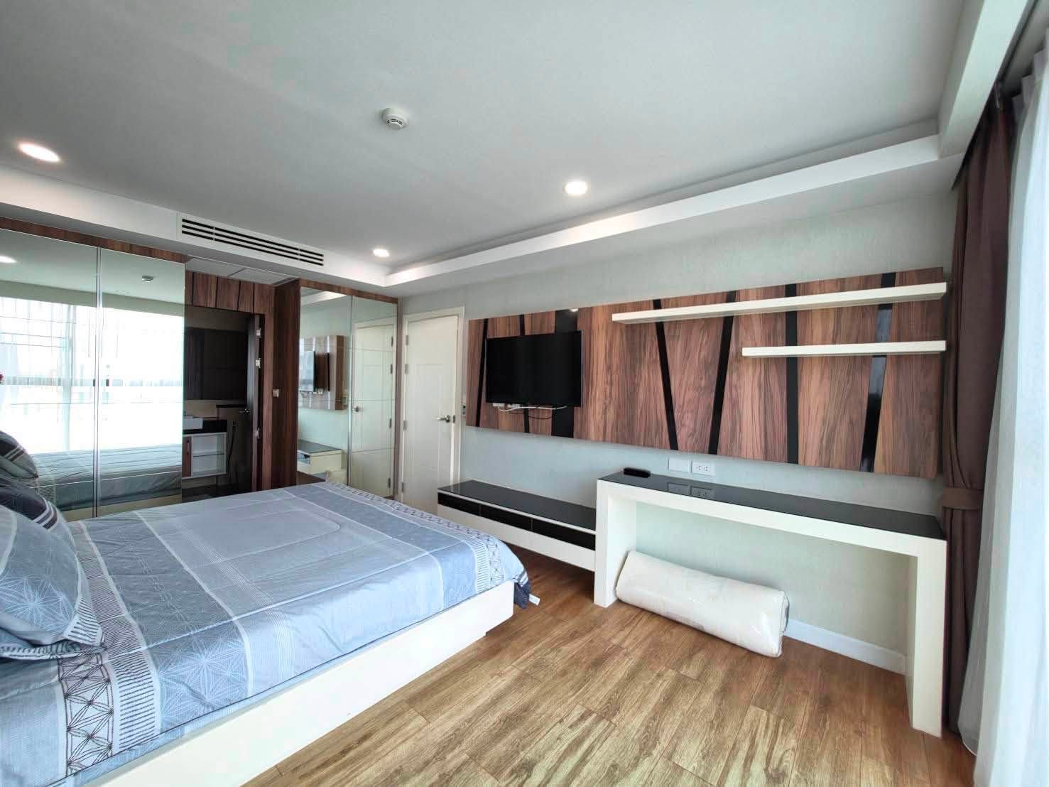 Nice & Peaceful Condo 2 Bed, 2 Bath 62.92 SQM. @ Dusit Grand Park 1