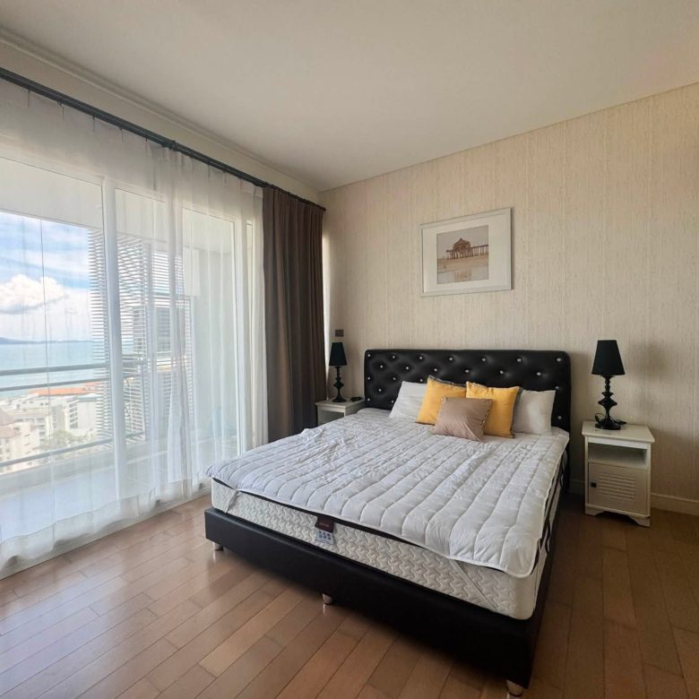 Prime location Condo 1 Bed, 1 Bath 60 SQM. @ Reflection Jomtien Condo