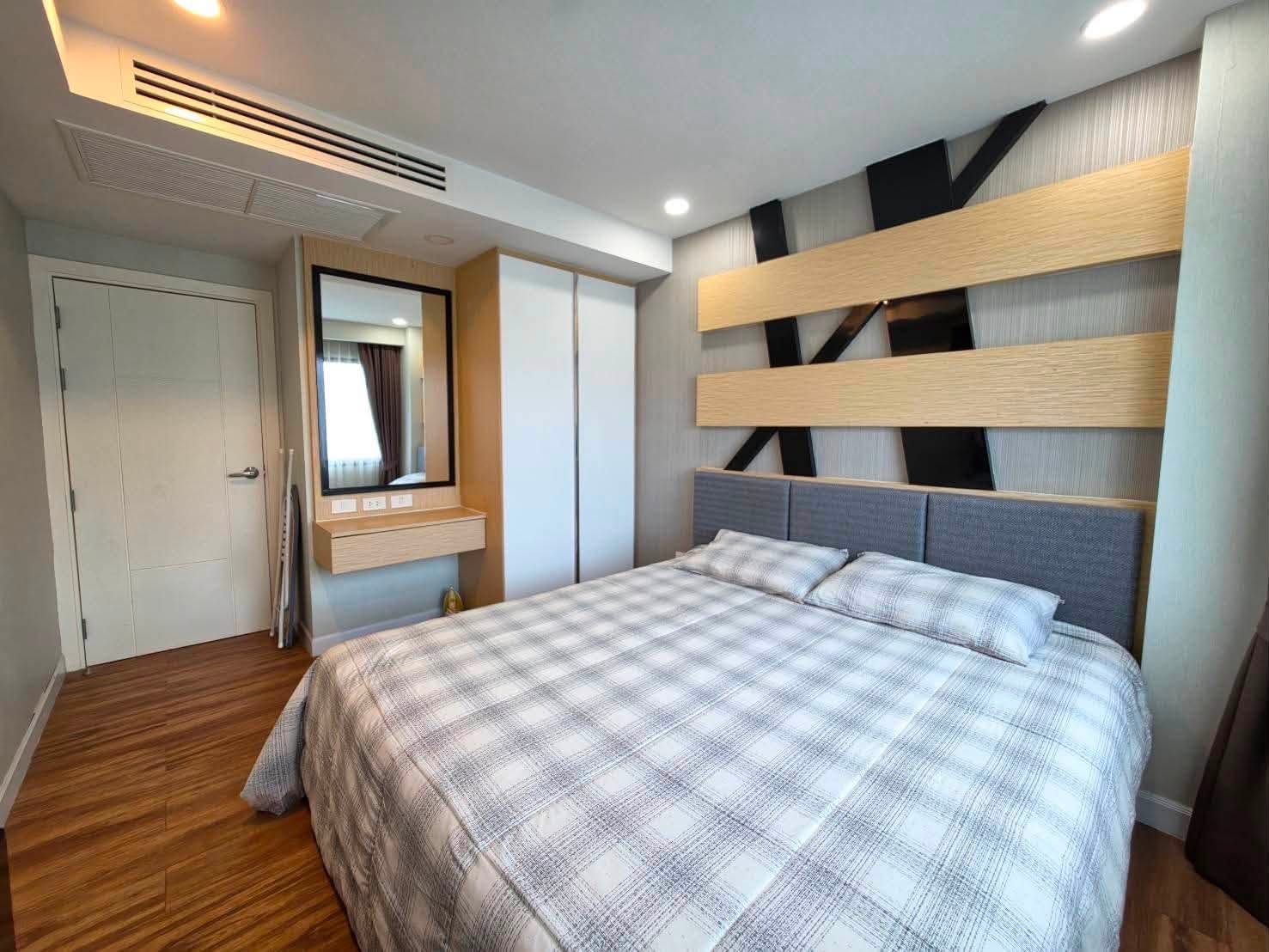 Nice & Peaceful Condo 2 Bed, 2 Bath 62.92 SQM. @ Dusit Grand Park 1