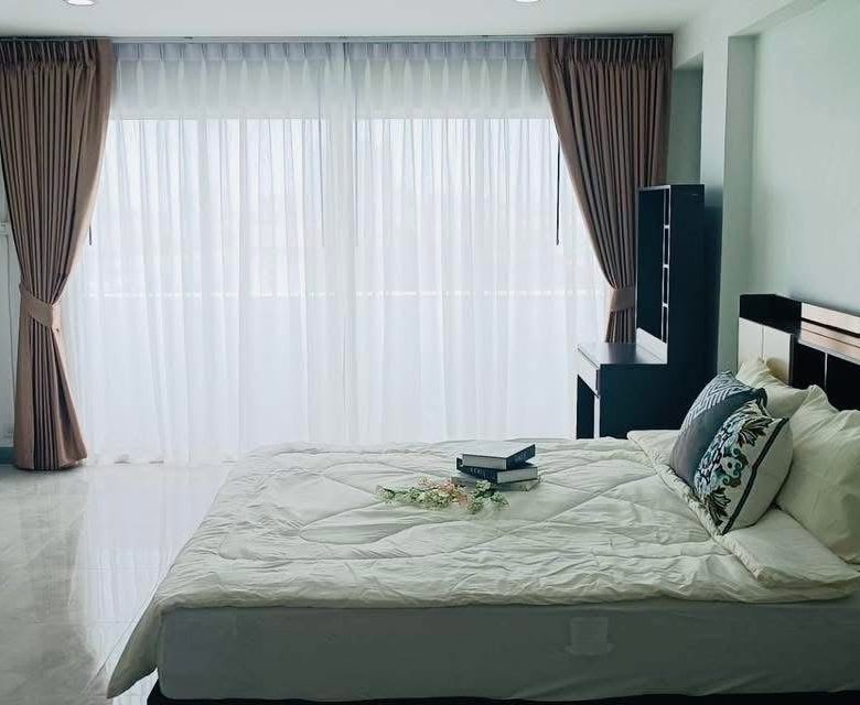 Luxury Style Decoration Condo 3 Bed, 2 Bath 156 SQM. @ Thepprasit Housing Authority