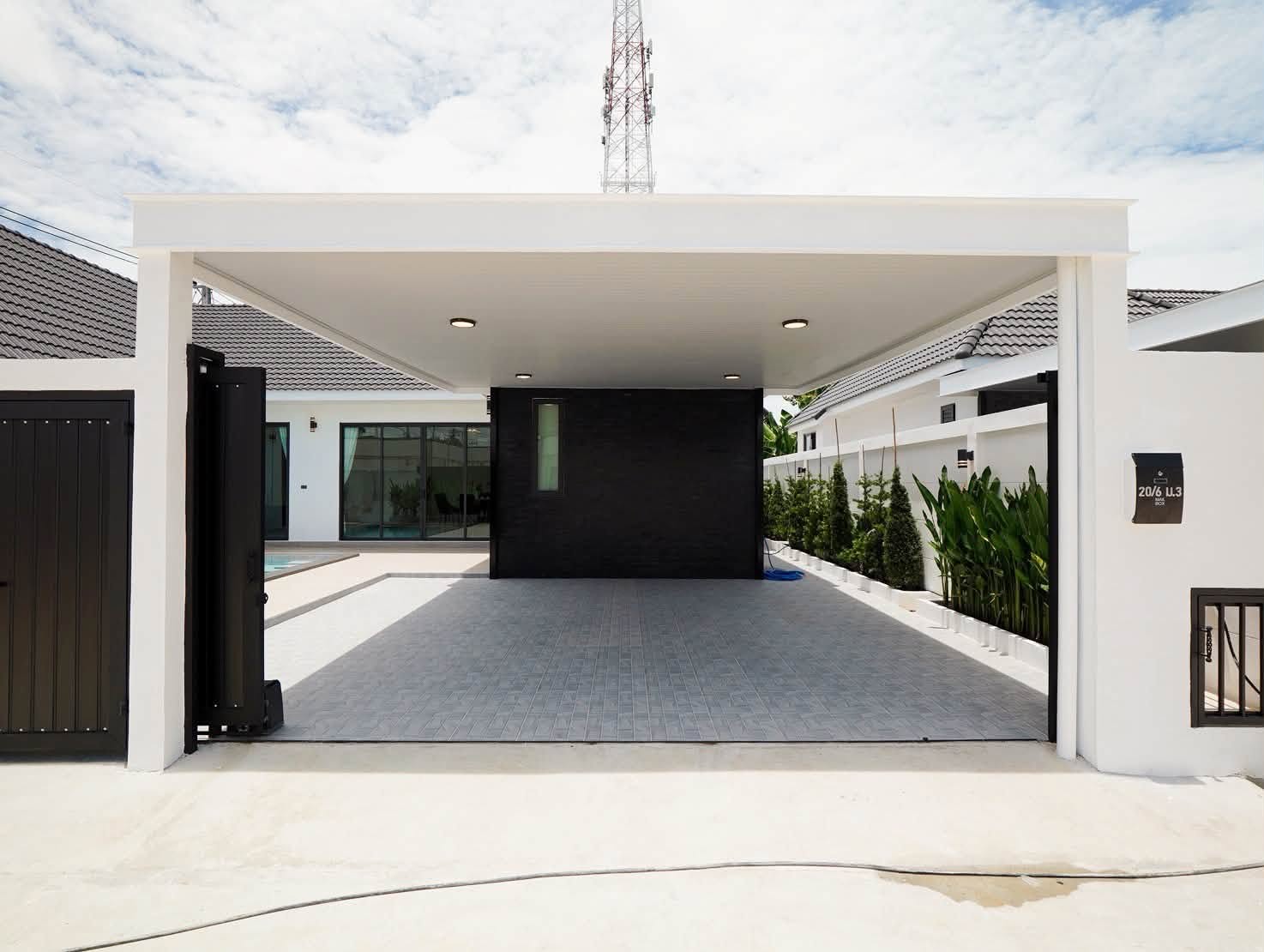 Detached Pool Villa 3 Bed, 4 Bath 100 SQW.@ Huay Yai