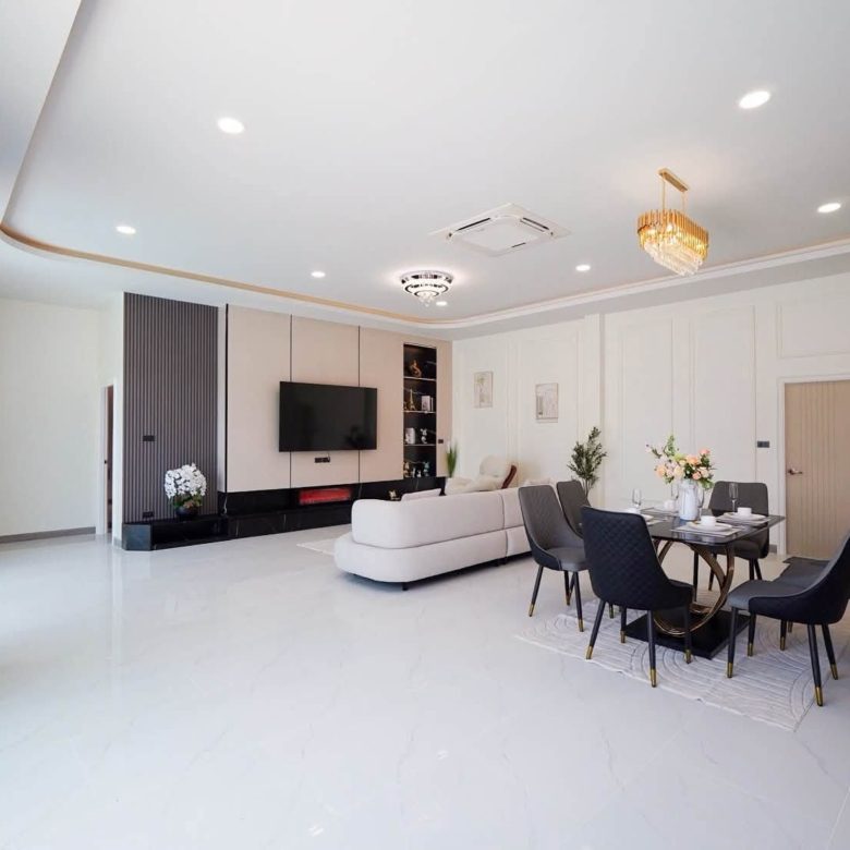 Detached Pool Villa 3 Bed, 4 Bath 100 SQW.@ Huay Yai