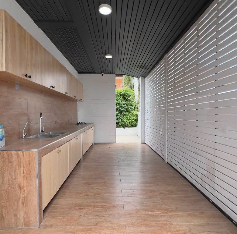 Spacious 2-Story Detached Pool Villa 5 Bed, 6 Bath 177.4 SQW. @ Pattaya Park Hill Village (Nong Yai 2)