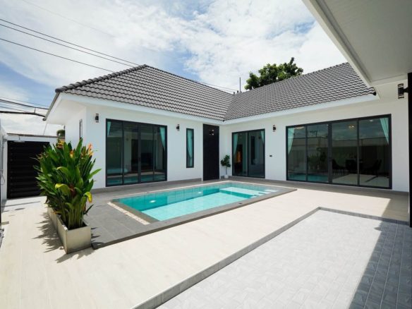 Detached Pool Villa 3 Bed, 4 Bath 100 SQW.@ Huay Yai