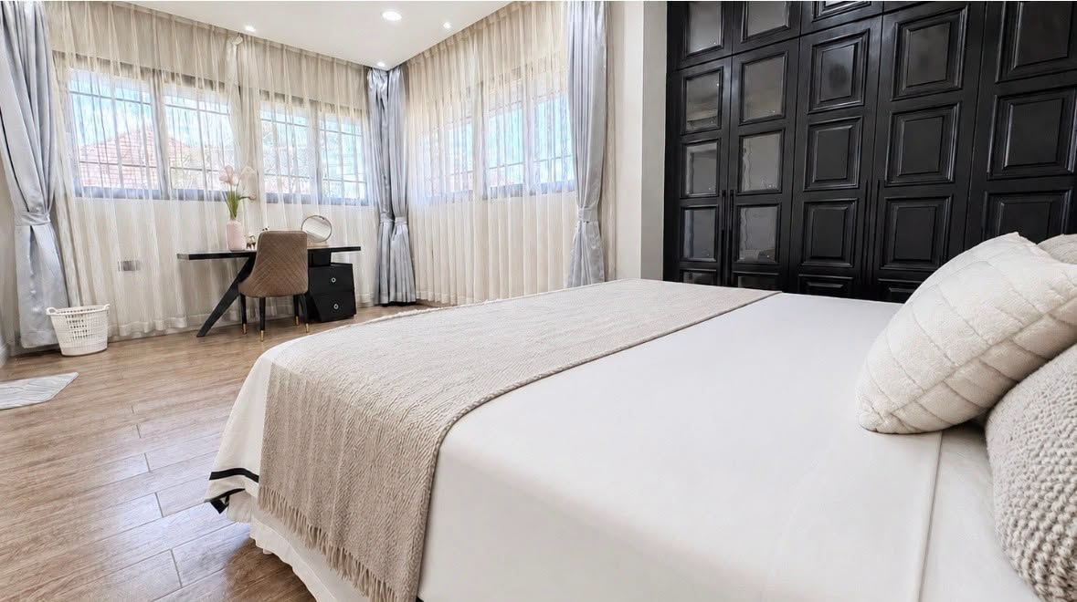 Spacious 2-Story Detached Pool Villa 5 Bed, 6 Bath 177.4 SQW. @ Pattaya Park Hill Village (Nong Yai 2)