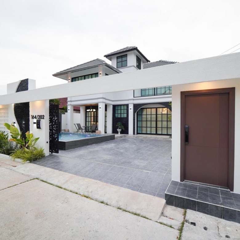  For Sale: Large 2-story detached house  @Soi Siam Country Club