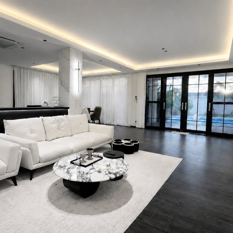 Spacious 2-Story Detached Pool Villa 5 Bed, 6 Bath 177.4 SQW. @ Pattaya Park Hill Village (Nong Yai 2)