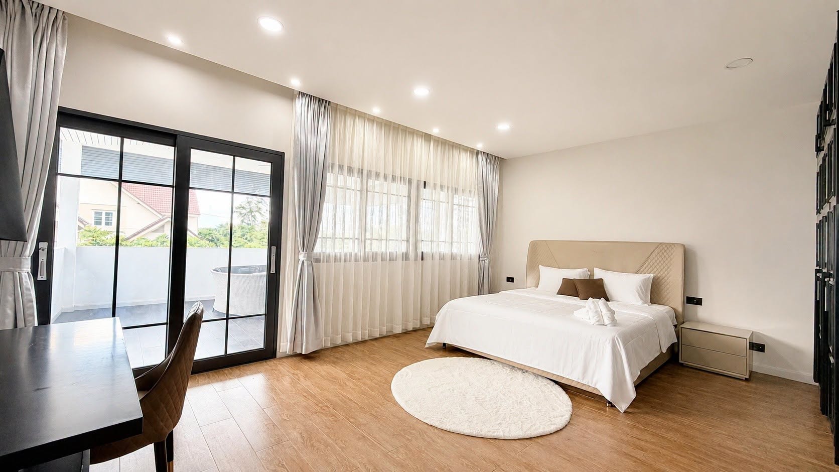 Spacious 2-Story Detached Pool Villa 5 Bed, 6 Bath 177.4 SQW. @ Pattaya Park Hill Village (Nong Yai 2)
