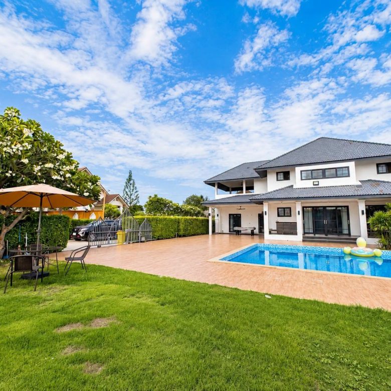 Spacious 2-Story Detached Pool Villa 5 Bed, 6 Bath 177.4 SQW. @ Pattaya Park Hill Village (Nong Yai 2)
