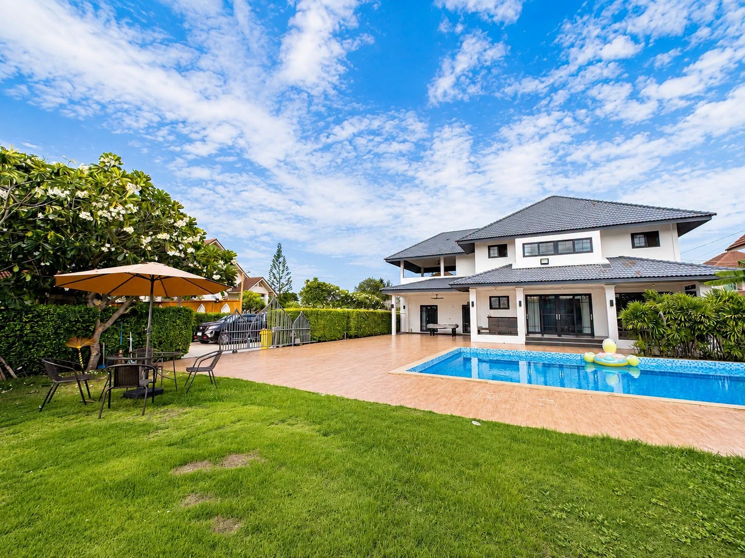 Spacious 2-Story Detached Pool Villa 5 Bed, 6 Bath 177.4 SQW. @ Pattaya Park Hill Village (Nong Yai 2)