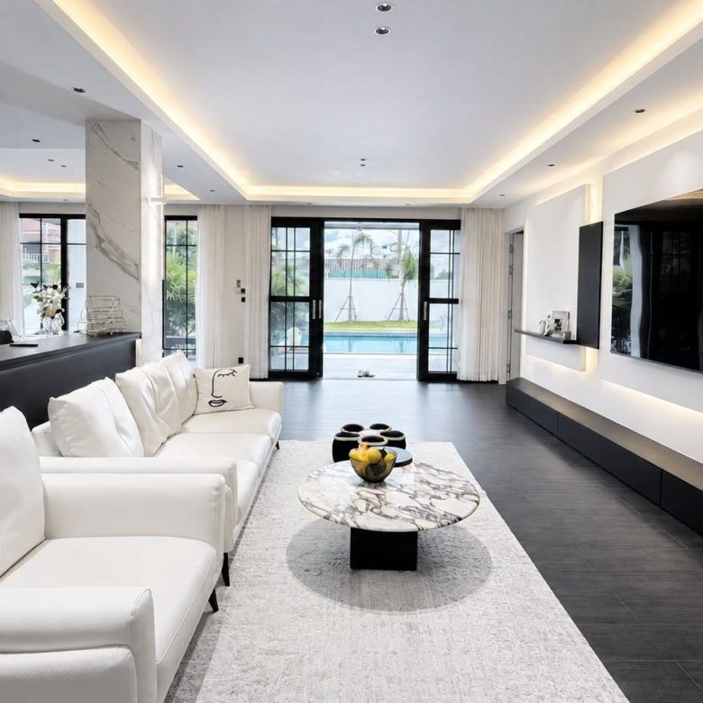 Spacious 2-Story Detached Pool Villa 5 Bed, 6 Bath 177.4 SQW. @ Pattaya Park Hill Village (Nong Yai 2)