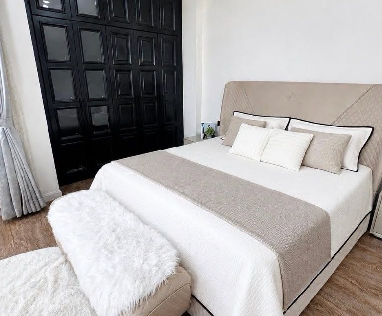 Spacious 2-Story Detached Pool Villa 5 Bed, 6 Bath 177.4 SQW. @ Pattaya Park Hill Village (Nong Yai 2)