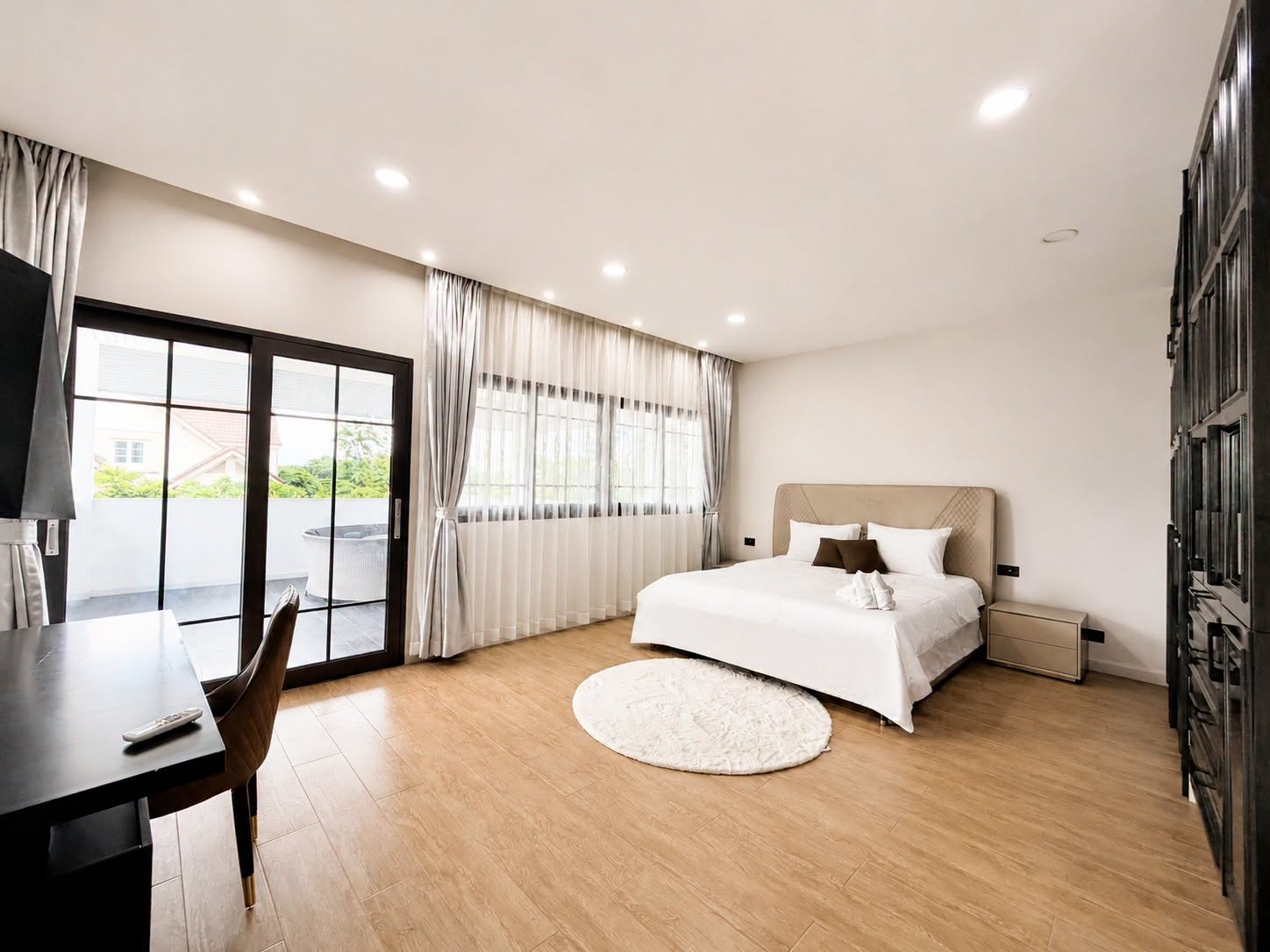 Spacious 2-Story Detached Pool Villa 5 Bed, 6 Bath 177.4 SQW. @ Pattaya Park Hill Village (Nong Yai 2)