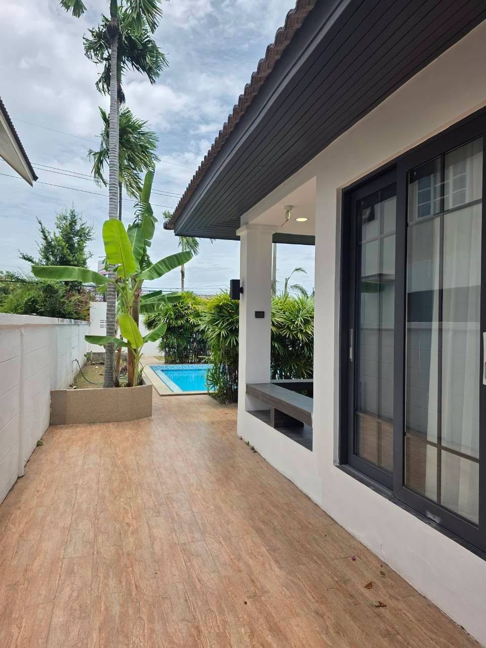 Spacious 2-Story Detached Pool Villa 5 Bed, 6 Bath 177.4 SQW. @ Pattaya Park Hill Village (Nong Yai 2)