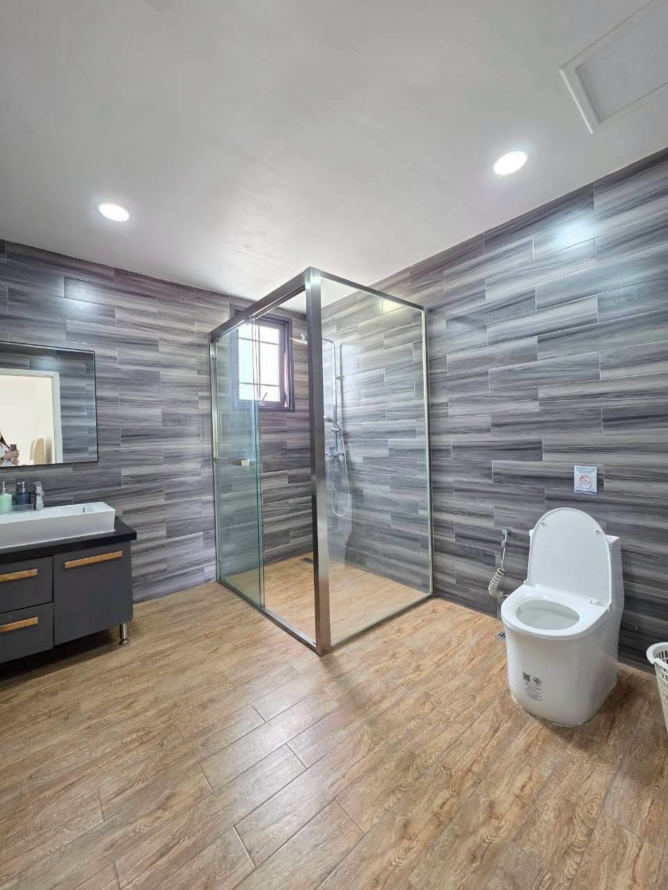 Spacious 2-Story Detached Pool Villa 5 Bed, 6 Bath 177.4 SQW. @ Pattaya Park Hill Village (Nong Yai 2)