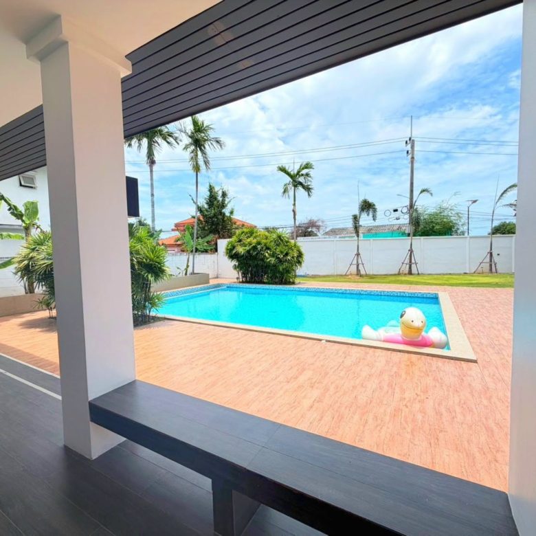 Spacious 2-Story Detached Pool Villa 5 Bed, 6 Bath 177.4 SQW. @ Pattaya Park Hill Village (Nong Yai 2)