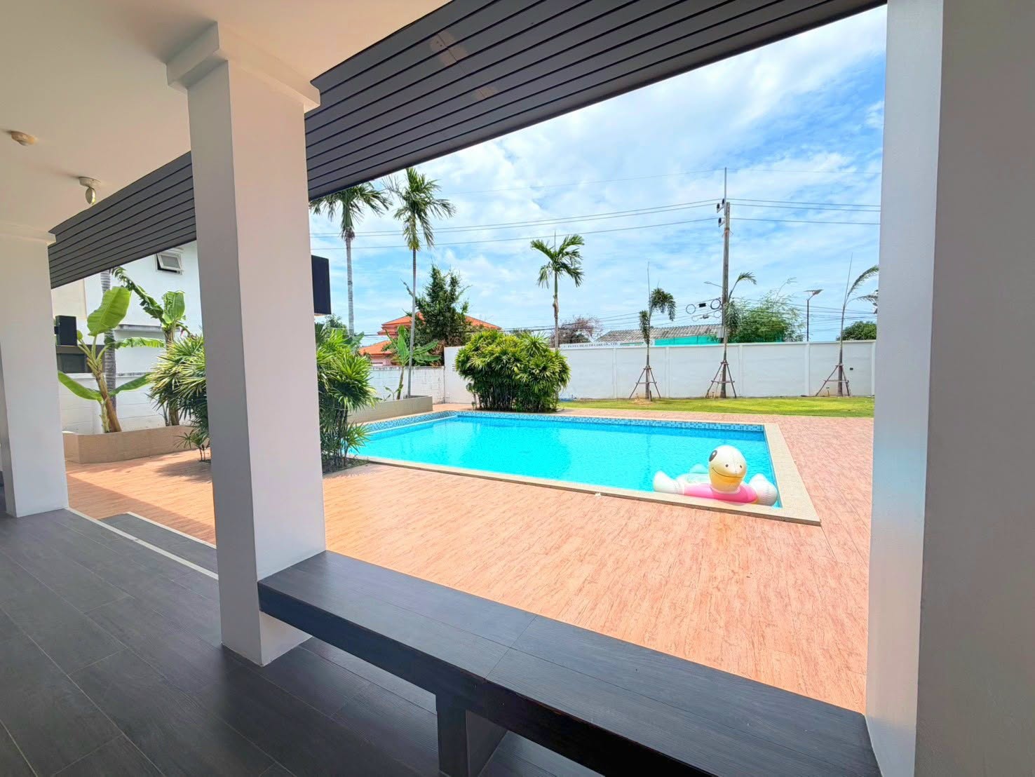 Spacious 2-Story Detached Pool Villa 5 Bed, 6 Bath 177.4 SQW. @ Pattaya Park Hill Village (Nong Yai 2)