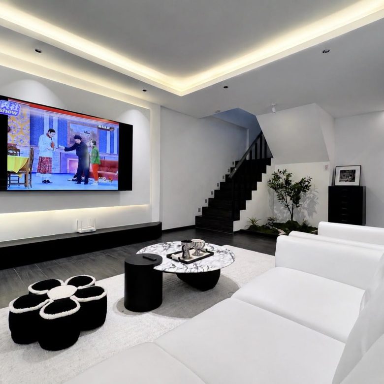 Spacious 2-Story Detached Pool Villa 5 Bed, 6 Bath 177.4 SQW. @ Pattaya Park Hill Village (Nong Yai 2)