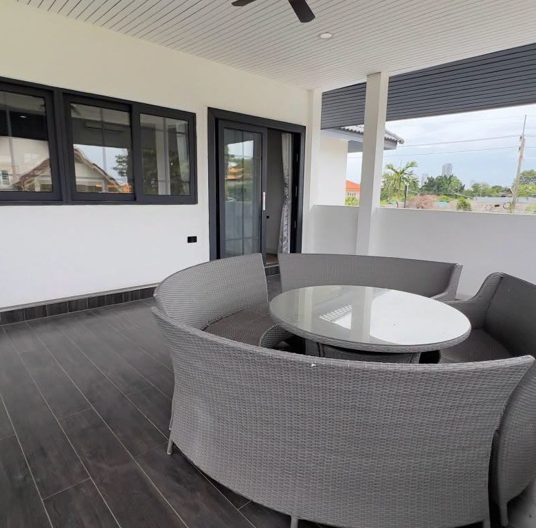 Spacious 2-Story Detached Pool Villa 5 Bed, 6 Bath 177.4 SQW. @ Pattaya Park Hill Village (Nong Yai 2)