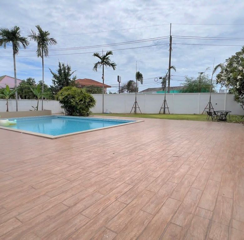 Spacious 2-Story Detached Pool Villa 5 Bed, 6 Bath 177.4 SQW. @ Pattaya Park Hill Village (Nong Yai 2)