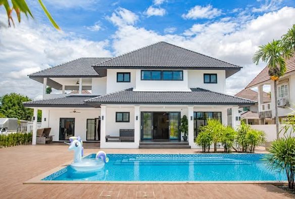 Spacious 2-Story Detached Pool Villa 5 Bed, 6 Bath 177.4 SQW. @ Pattaya Park Hill Village (Nong Yai 2)