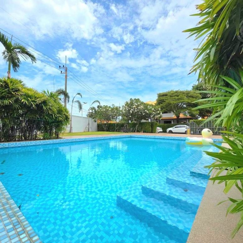 Spacious 2-Story Detached Pool Villa 5 Bed, 6 Bath 177.4 SQW. @ Pattaya Park Hill Village (Nong Yai 2)
