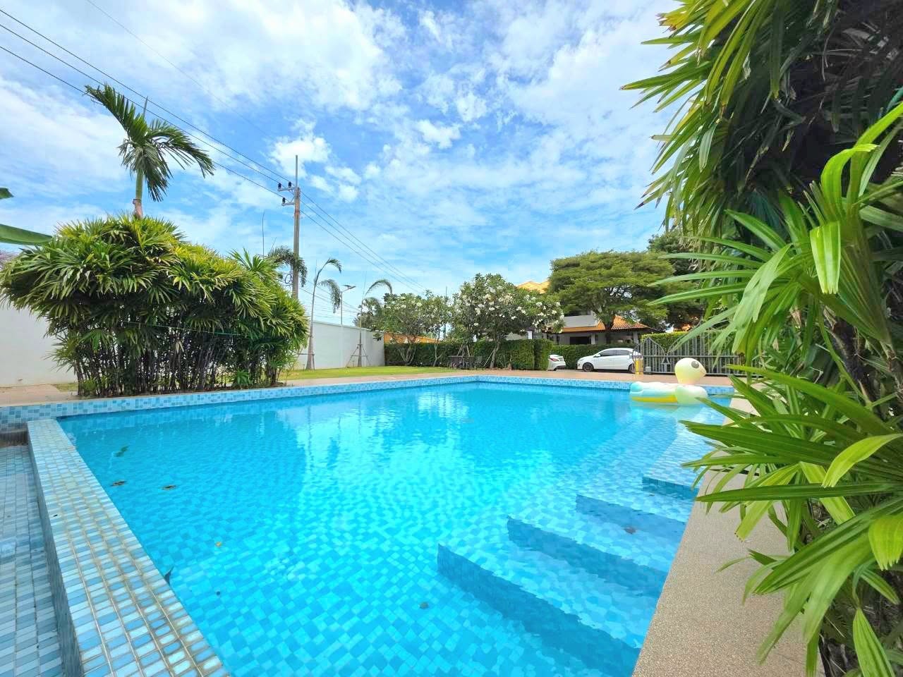 Spacious 2-Story Detached Pool Villa 5 Bed, 6 Bath 177.4 SQW. @ Pattaya Park Hill Village (Nong Yai 2)