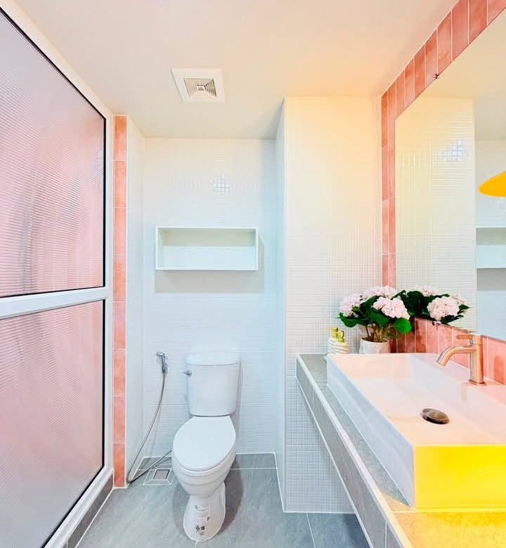Newly Renovated Condo 1 Bed, 1 Bath 48 SQM. @ View Talay Condo 5D
